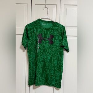 Under Armour Green Patterned Tee Youth Size YXL NEW
